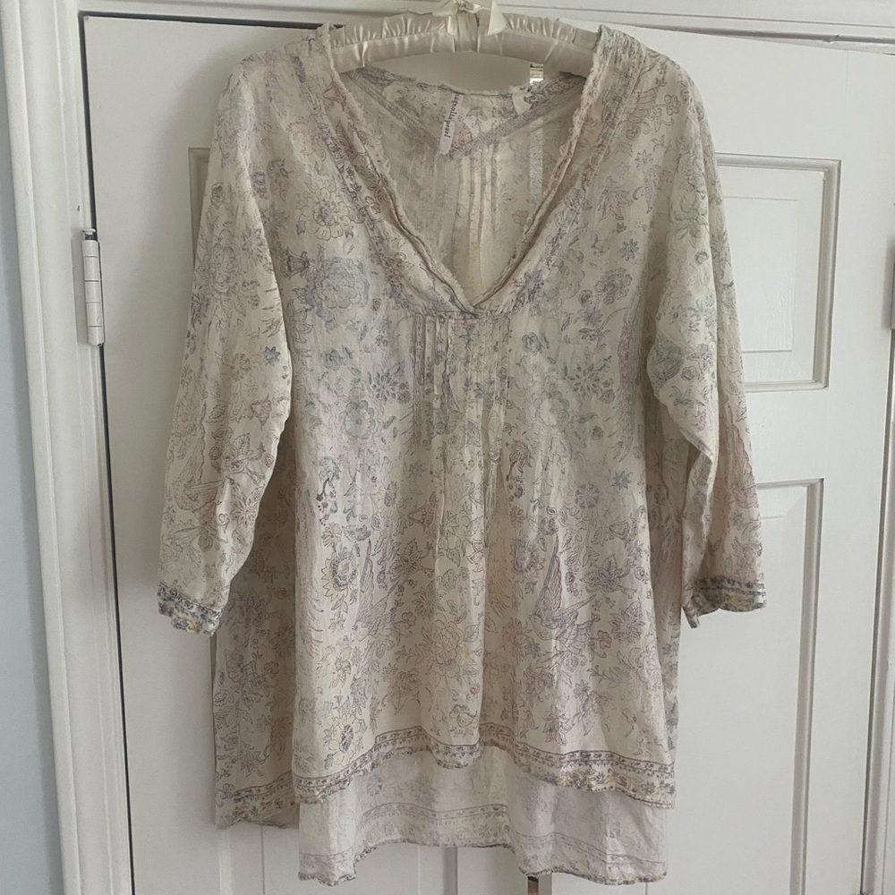 Magnolia Pearl Floral Cream Top